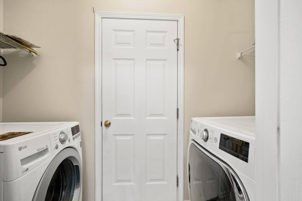 Cozy 4B 2 5B University Home King Beds Jacuzzi Charlotte Exterior foto
