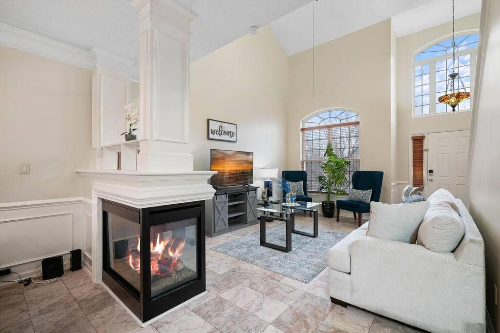 Cozy 4B 2 5B University Home King Beds Jacuzzi Charlotte Exterior foto